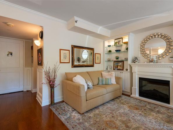 100 Hilton Avenue M4, Garden City NY 11530