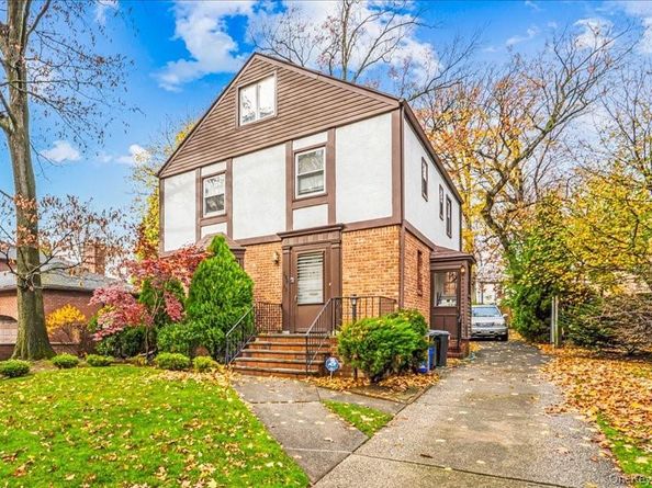 186-15 Grand Central Parkway, Jamaica Estates NY 11432