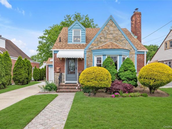 590 Langley, West Hempstead NY 11552