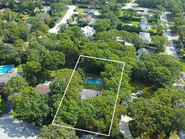 4 Pine Tree Court, East Quogue NY 11942