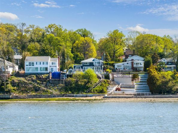 14 Shorecliff Place, Great Neck NY 11023