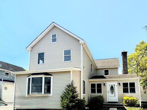 8 Maple Street, Glenwood Landing NY 11547