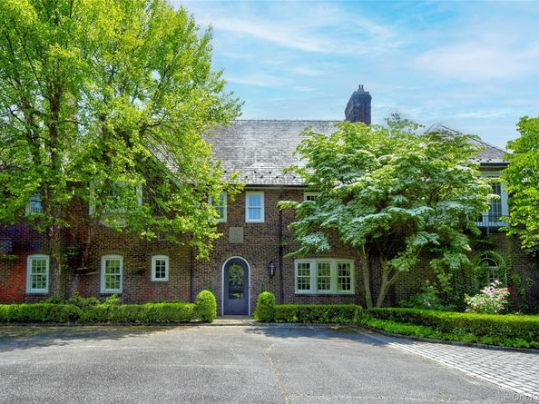 9 Meadow Spring Lane, Glen Cove NY 11542