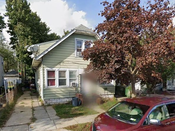 19 Sammis Place, Hempstead NY 11550