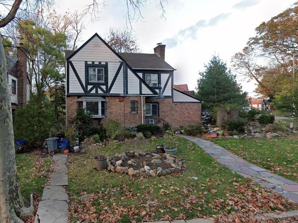 182-27 Grand Central Parkway, Jamaica Estates NY 11432