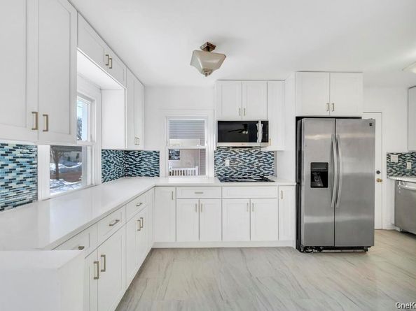 627 10th Avenue, New Hyde Park NY 11040