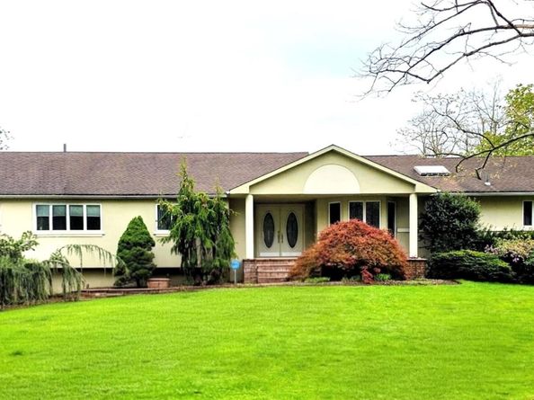 14 Penn Drive, Dix Hills NY 11746