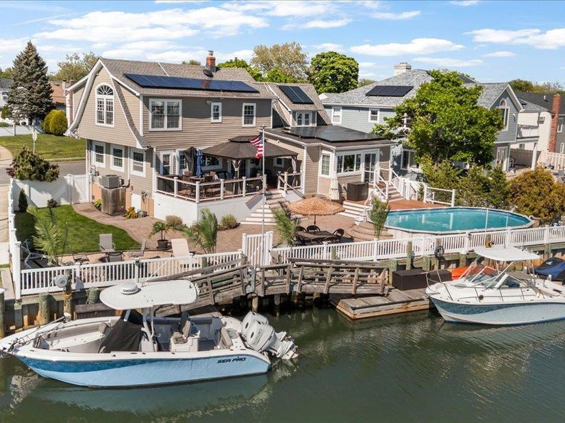 2968 Islip Court, Wantagh NY 11793