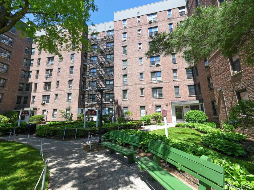 112-25 34th Avenue 3A, Corona NY 11368