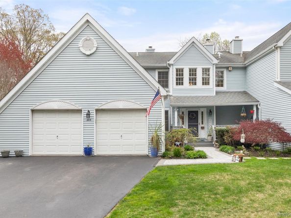 204 Mountain Ridge Drive 204, Mount Sinai NY 11766