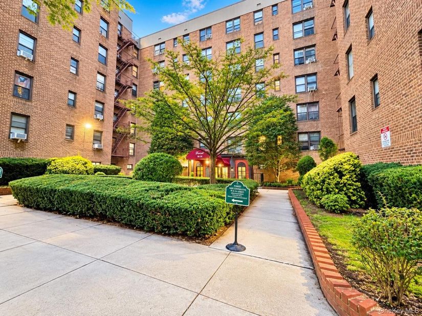 8325 98th Street 5P, Woodhaven NY 11421