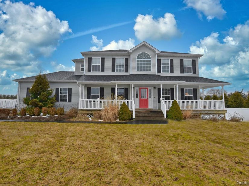 5 Dogwood Lane, East Moriches NY 11940