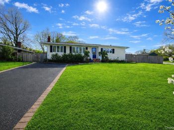 296 Moriches Road