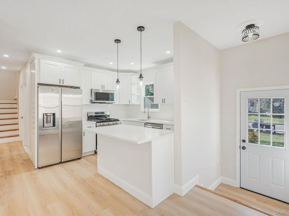 17 Riverside Street, Amityville NY 11701
