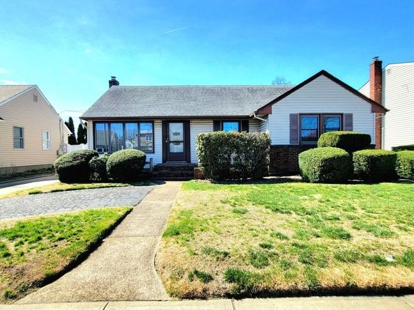 3030 N Jerusalem Road, Wantagh NY 11793