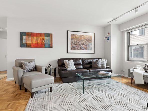 400 East 56th Street 16K, New York NY 10022