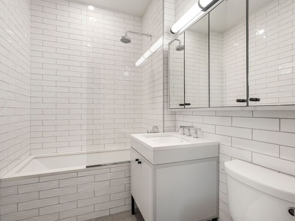 184 Kent Avenue B506, Brooklyn NY 11249
