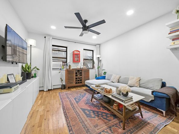 319 East 105th Street 4D, New York NY 10029