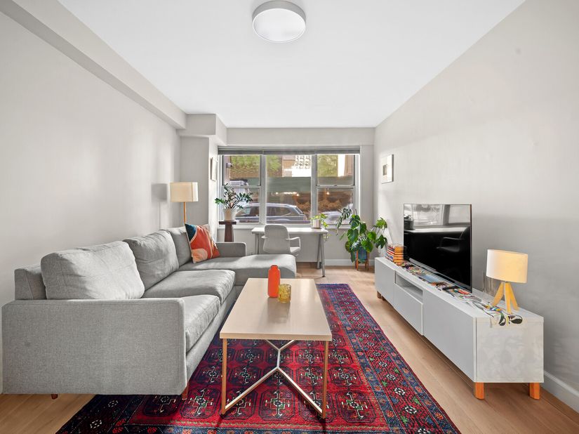 400 East 85th Street 1A, New York NY 10028