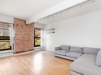 10 Christopher Street