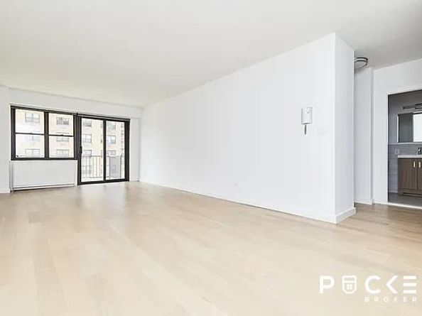 345 East 80th Street 14G, New York NY 10075