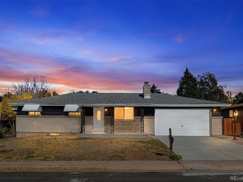 392 S Peoria Circle, Aurora CO 80012