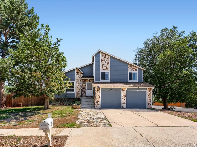 944 S Uravan Street, Aurora CO 80017