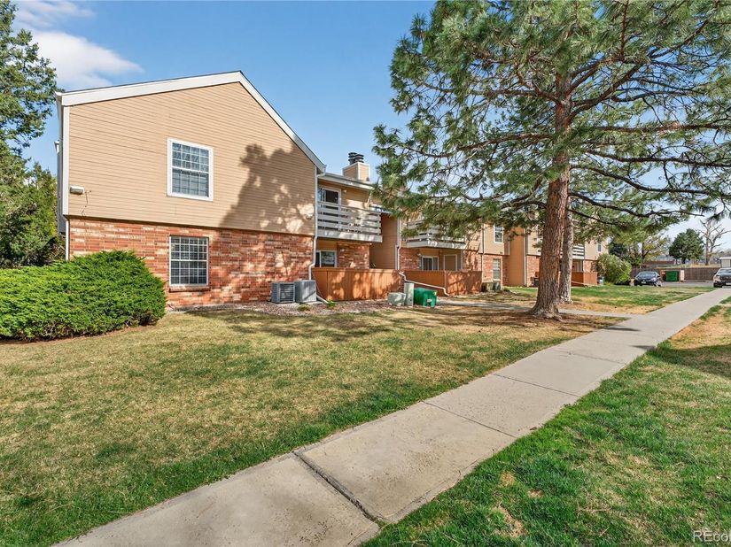 3320 S Ammons Street 101, Lakewood CO 80227
