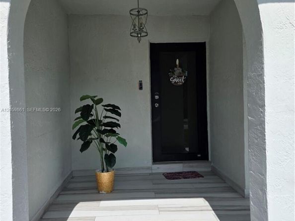 16884 SW 109th Ct, Miami FL 33157
