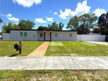 15825 E Bunche Park Dr
