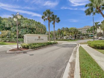 10750 NW 66th St