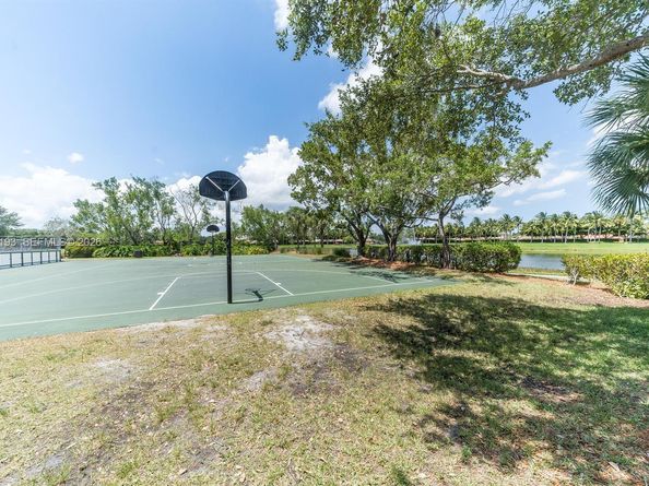 1653 Zenith Way, Weston FL 33327