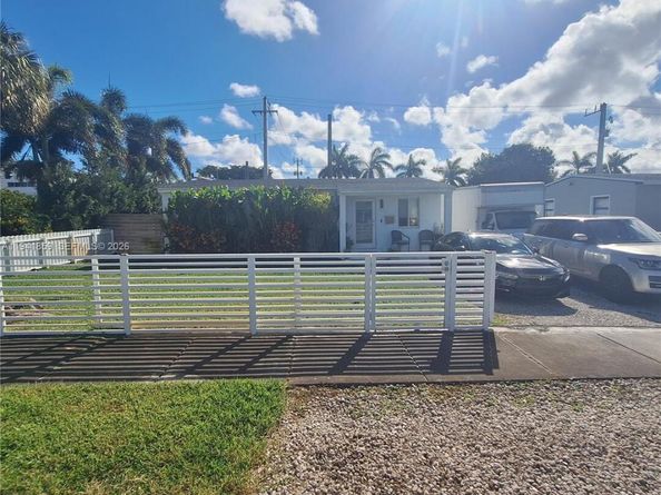 2610 Fletcher St, Hollywood FL 33020