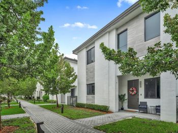 4346 NW 81st Ave