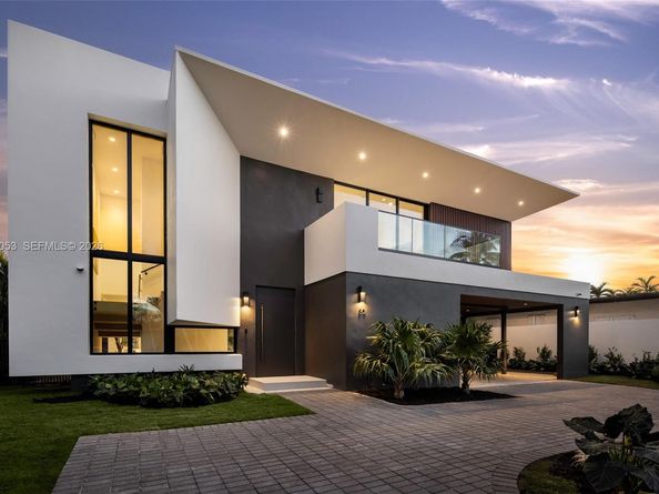 30 Samana Dr, Coconut Grove FL 33133
