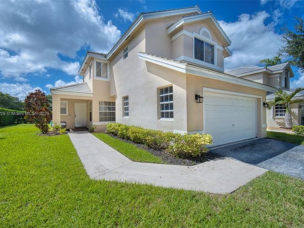 2913 Myrtle Oak Cir, Davie FL 33328