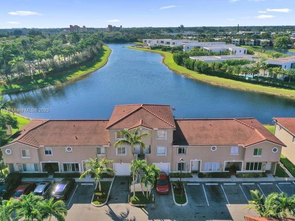 174 Riviera Cir 274, Weston FL 33326