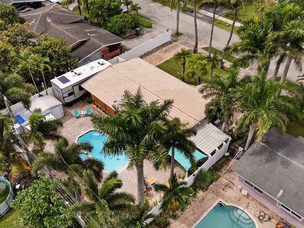 2248 SW 34th Way, Fort Lauderdale FL 33312