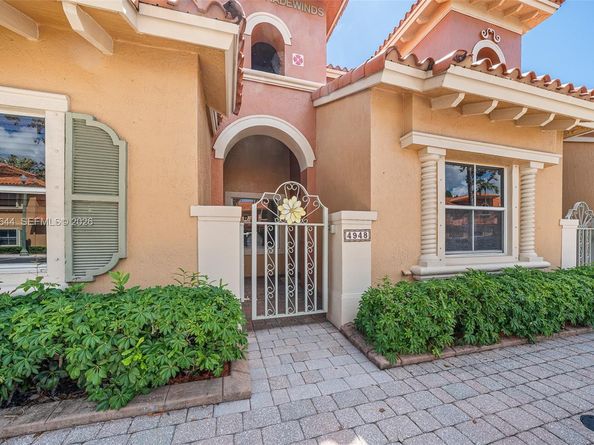 4948 Tradewinds Ter 504, Dania Beach FL 33312