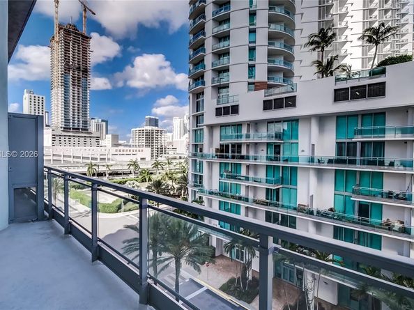 90 SW 3rd St TH706, Miami FL 33130