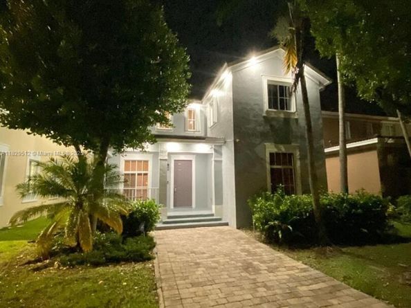 27049 SW 142nd Ave, Homestead FL 33032