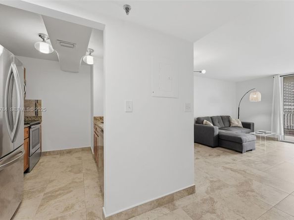 850 N Miami Ave W806, Miami FL 33136