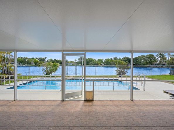 2320 NW 73rd Ave, Sunrise FL 33313