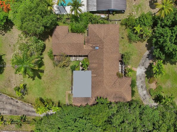 65 NE 152nd St, Miami FL 33162