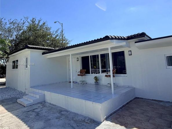 598 E 41st St, Hialeah FL 33013
