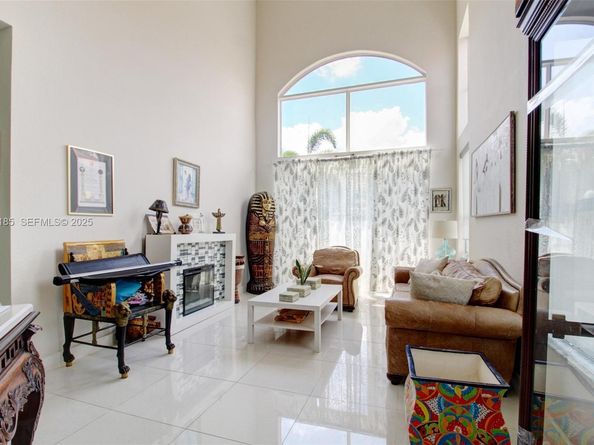 1156 NE 37th Pl, Homestead FL 33033