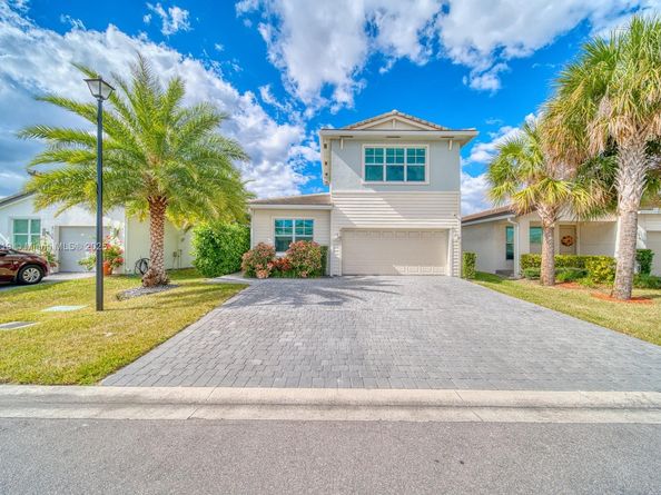 4147 Rosa Dr, Deerfield Beach FL 33064