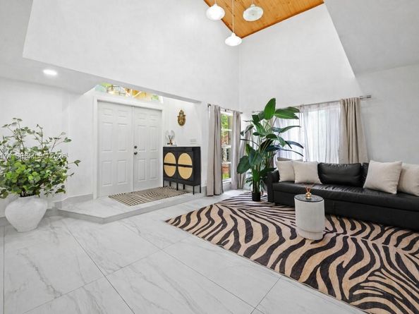 5239 SW 153rd Ave, Miami FL 33185