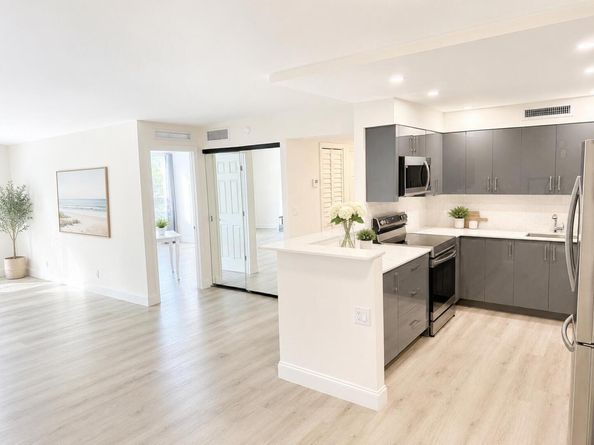 1000 Spanish River Road 2J, Boca Raton FL 33432
