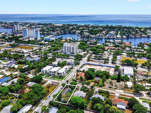 310 SE 8TH Street, Delray Beach FL 33483